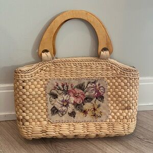 Super unique straw purse